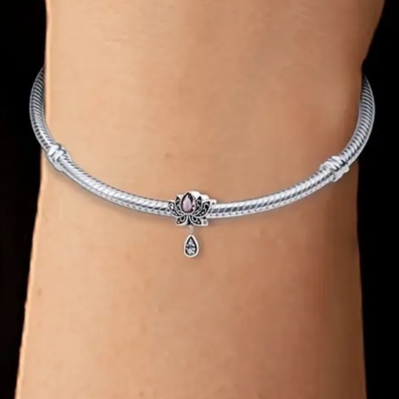 Women’s 925 Sterling Silver Lotus Charm/Pendant - NWT - Picture 3 of 6